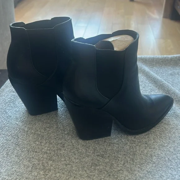 BP - Chelsea Lex Black Leather Bootie Size 7 - Picture 6 of 8